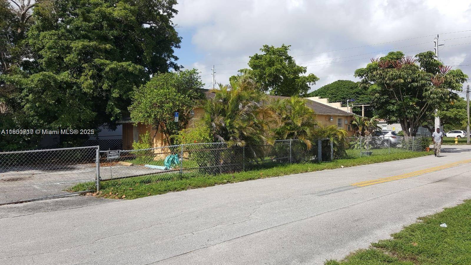 Hallandale Beach, FL 33009,520 NW 2nd Ave