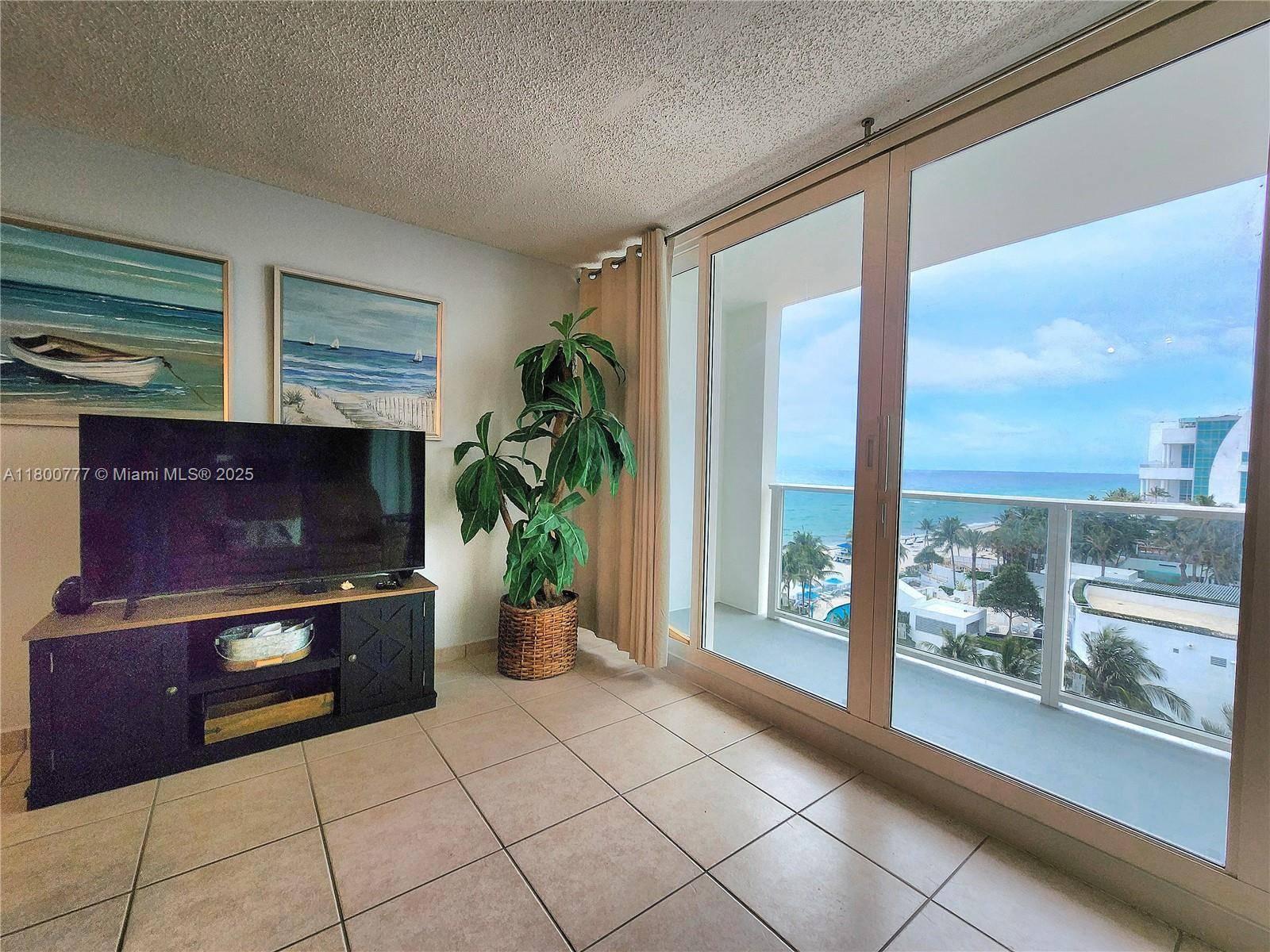 Hollywood, FL 33019,3505 S Ocean Dr #815