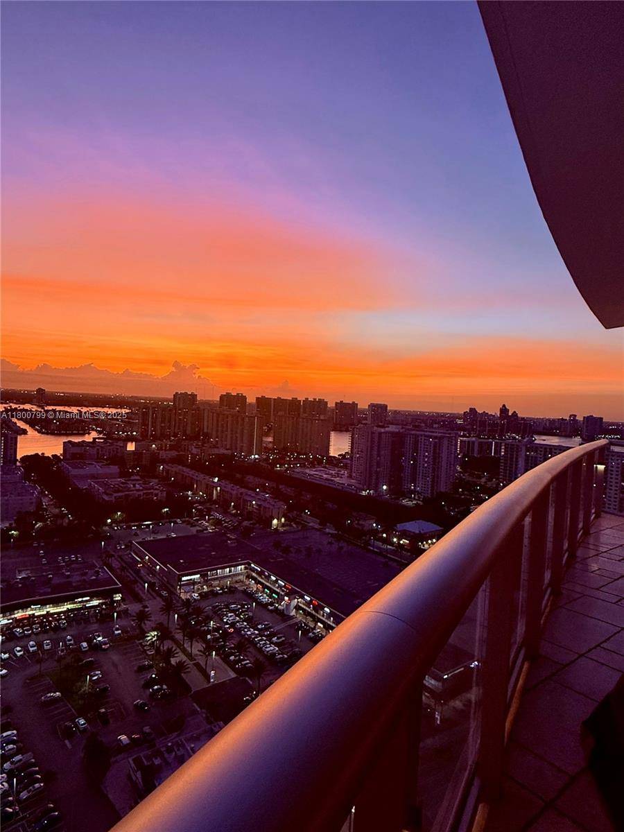 Sunny Isles Beach, FL 33160,17001 Collins Ave #3005