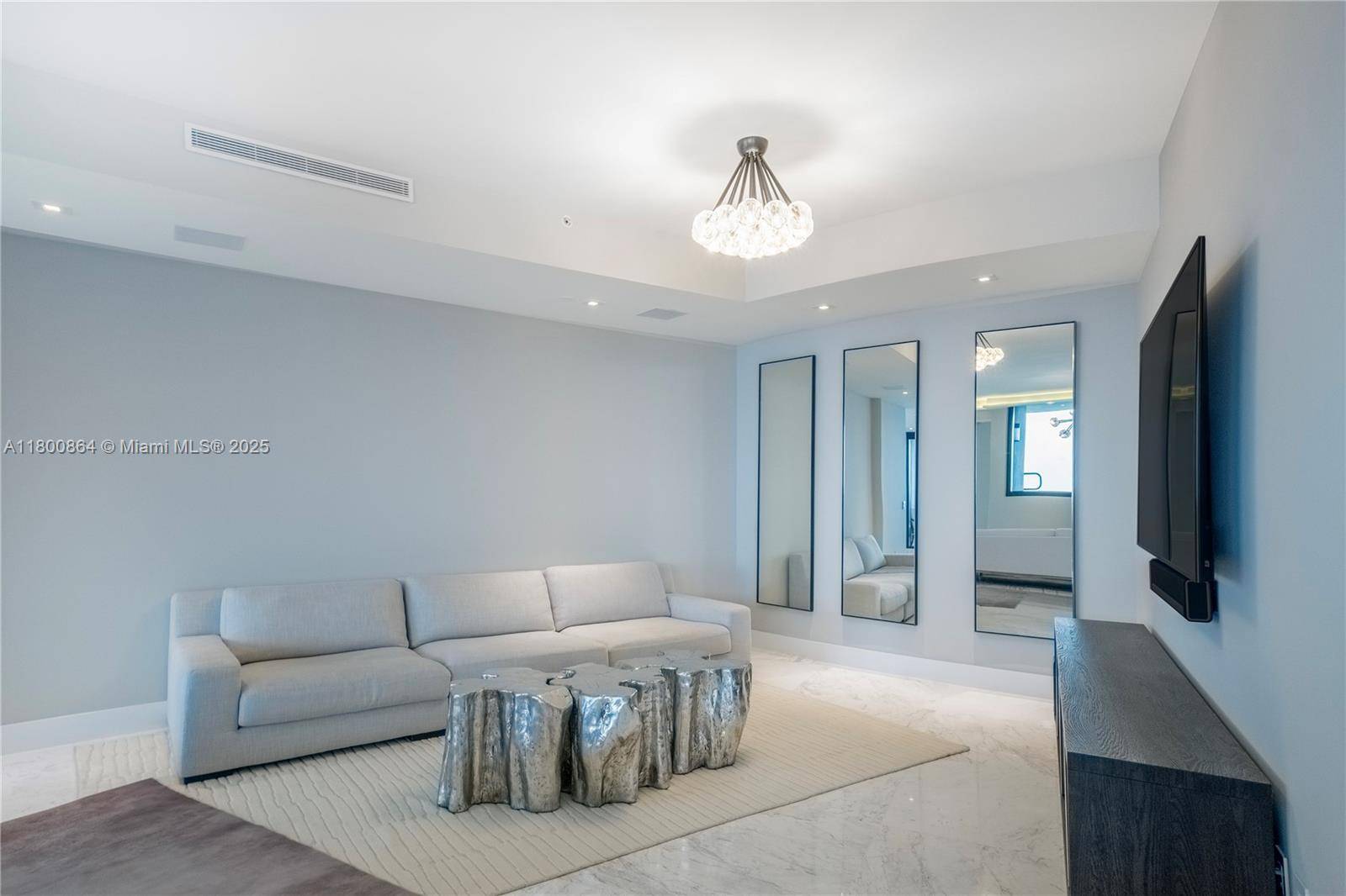 Sunny Isles Beach, FL 33160,18555 Collins Ave #1505