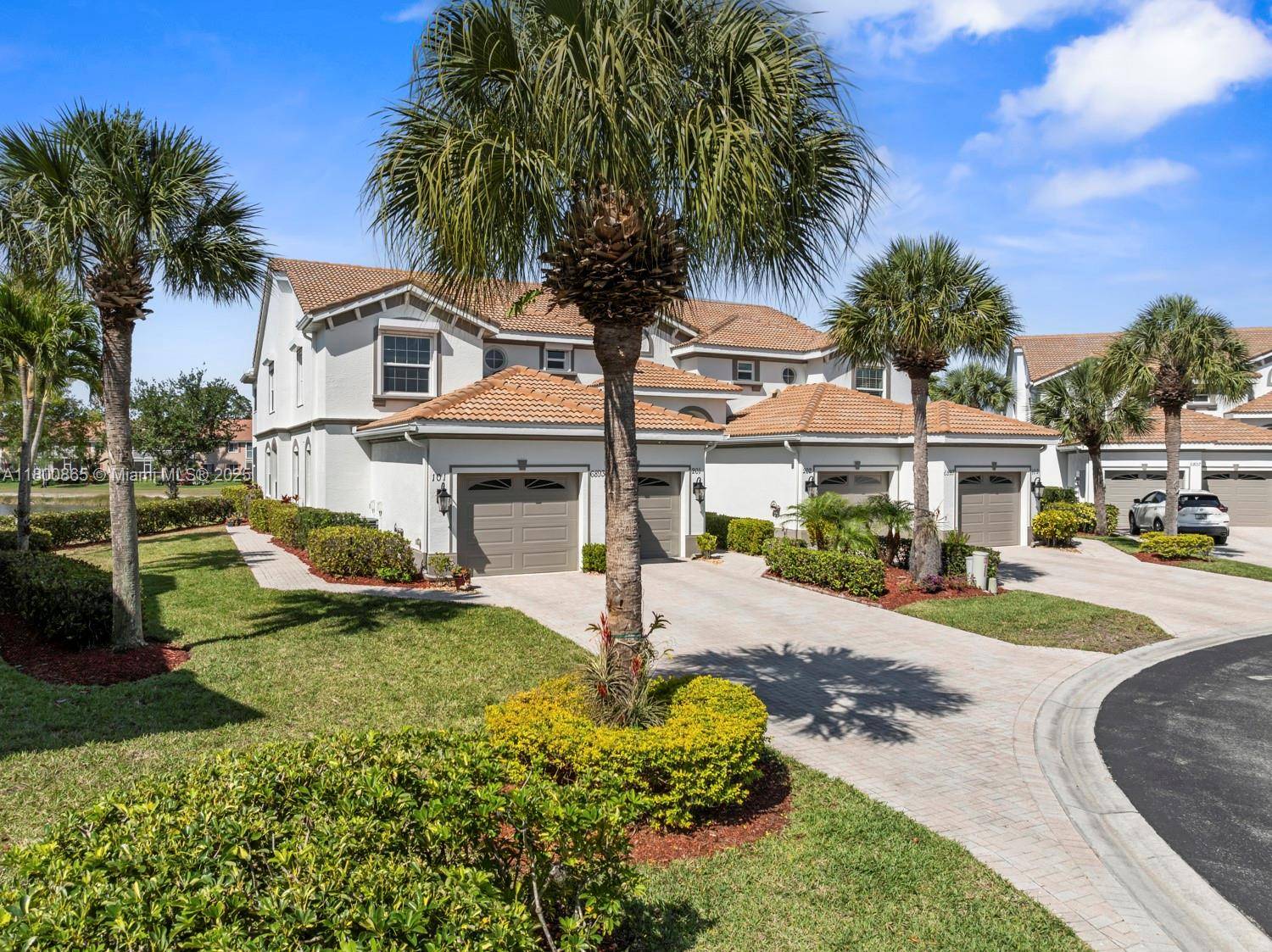 Naples, FL 34104,6893 Sterling Greens #201