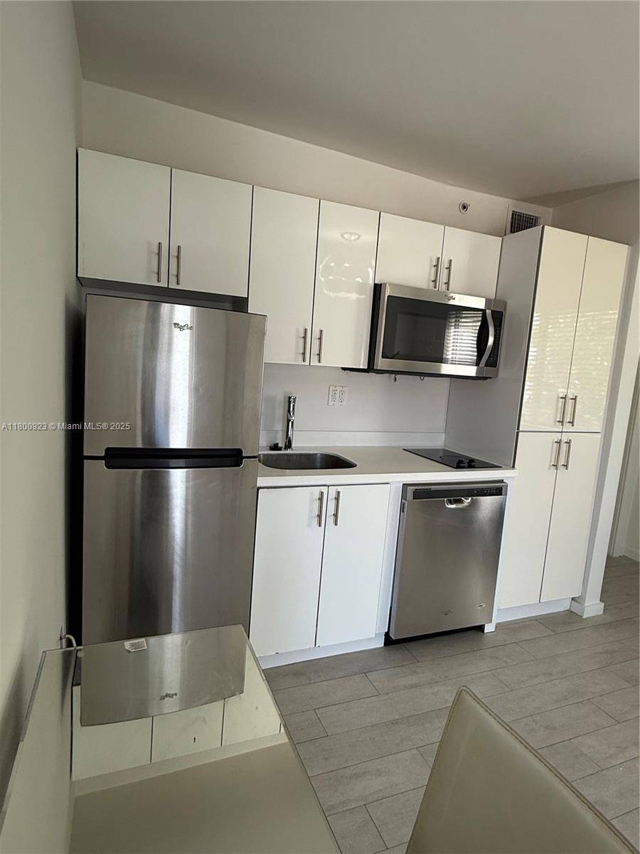 Miami Beach, FL 33139,1601 Meridian Ave #101