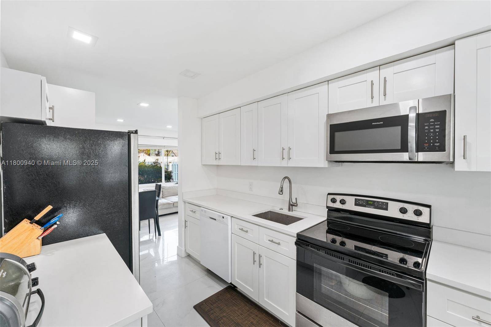 Hollywood, FL 33020,1722 Dewey St #1-2
