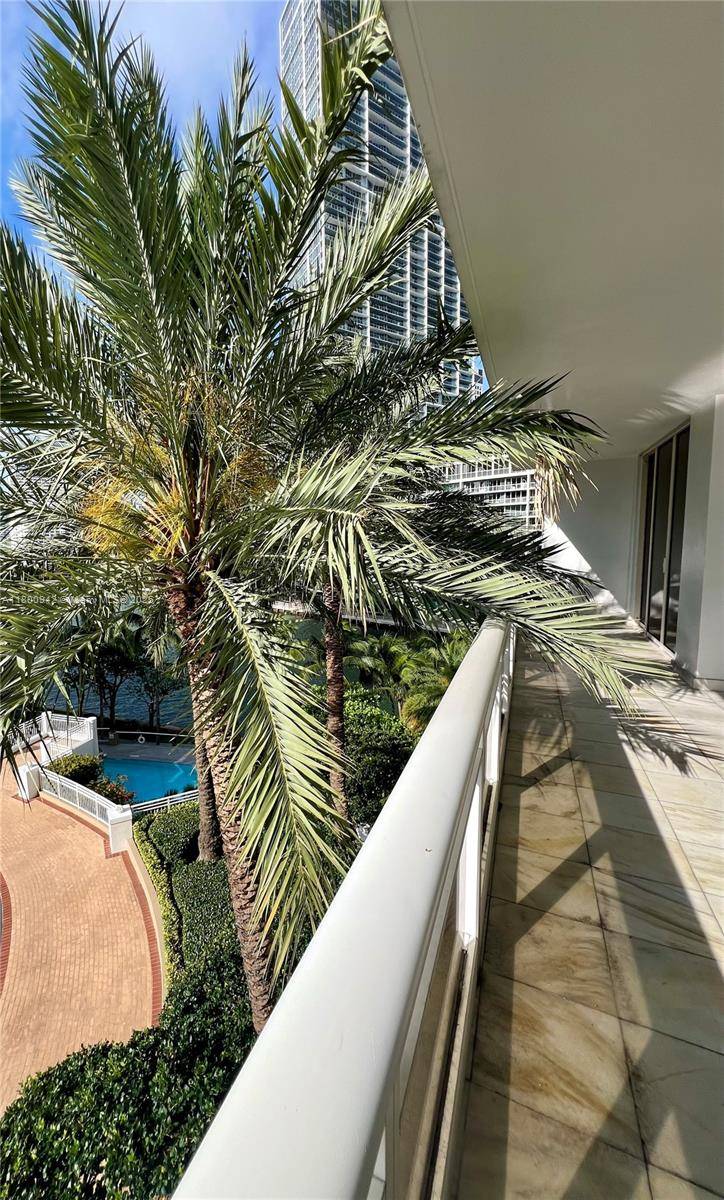 Miami, FL 33131,901 Brickell Key Blvd #603