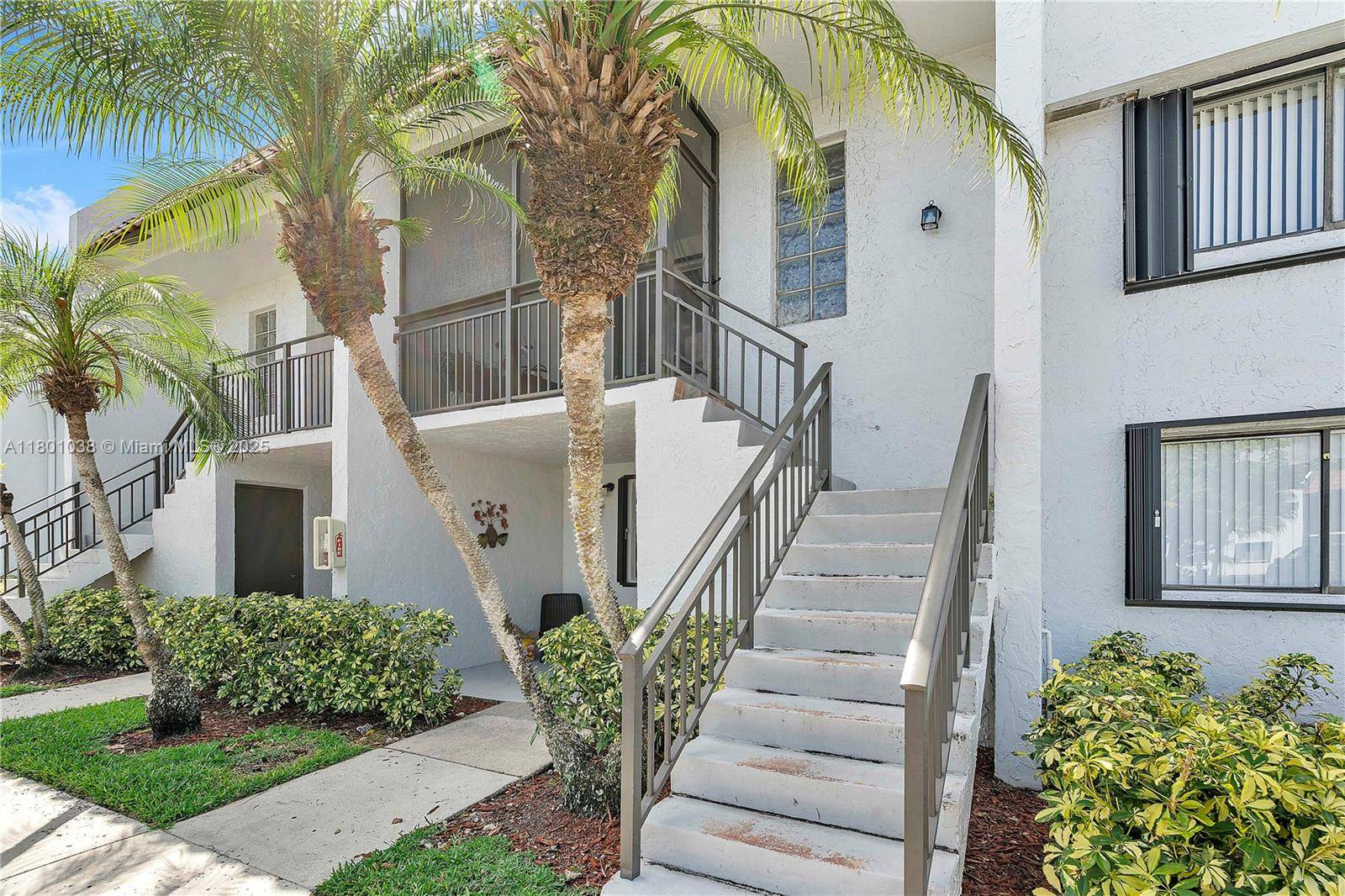 Weston, FL 33326,290 Racquet Club Rd #205