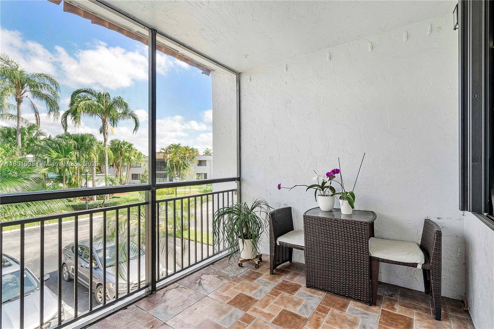 Weston, FL 33326,290 Racquet Club Rd #205