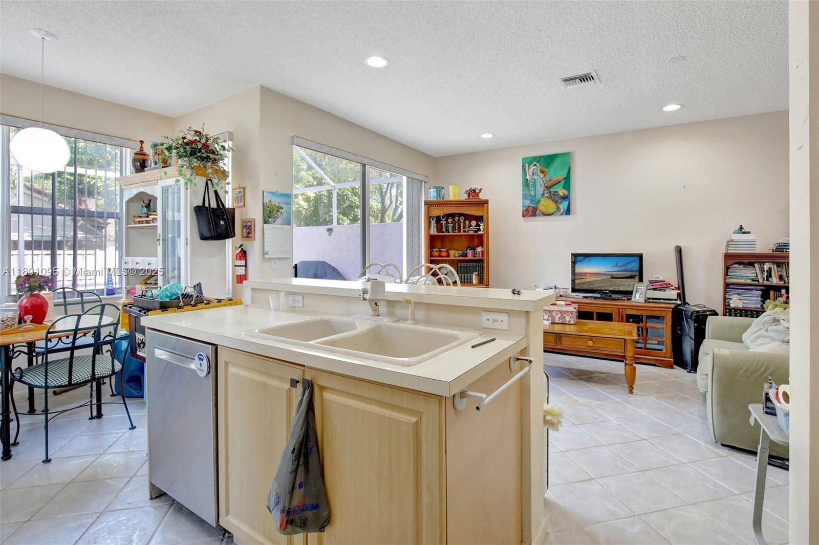 Pembroke Pines, FL 33028,1562 NW 157th Ave