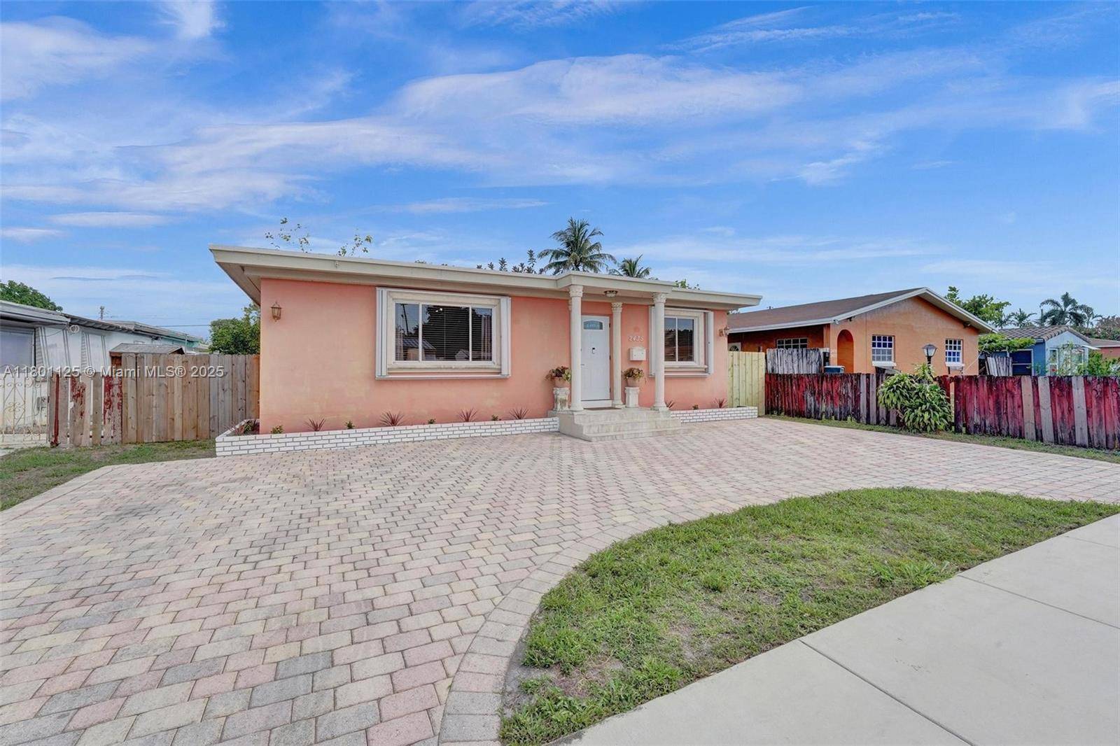 Hollywood, FL 33020,2435 Wilson St