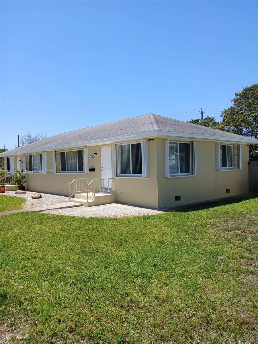 Lake Worth, FL 33460,1225 N J St #1