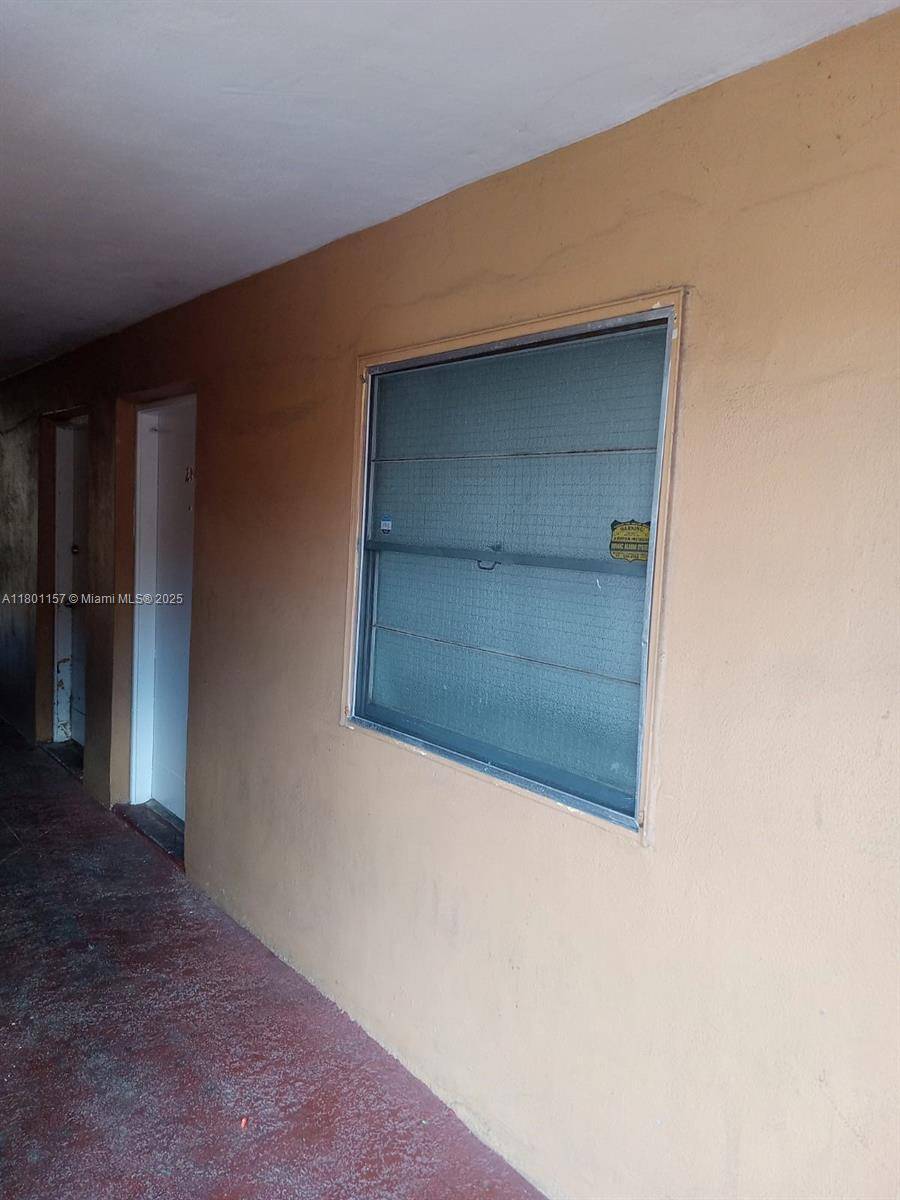 Hialeah, FL 33012,1230 W 54th St #216A