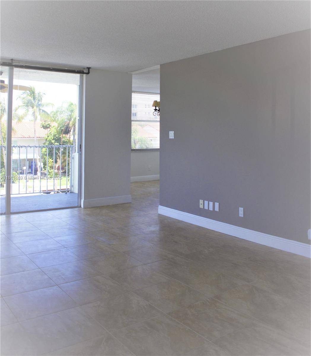 North Miami Beach, FL 33160,16565 NE 26th Ave #3F