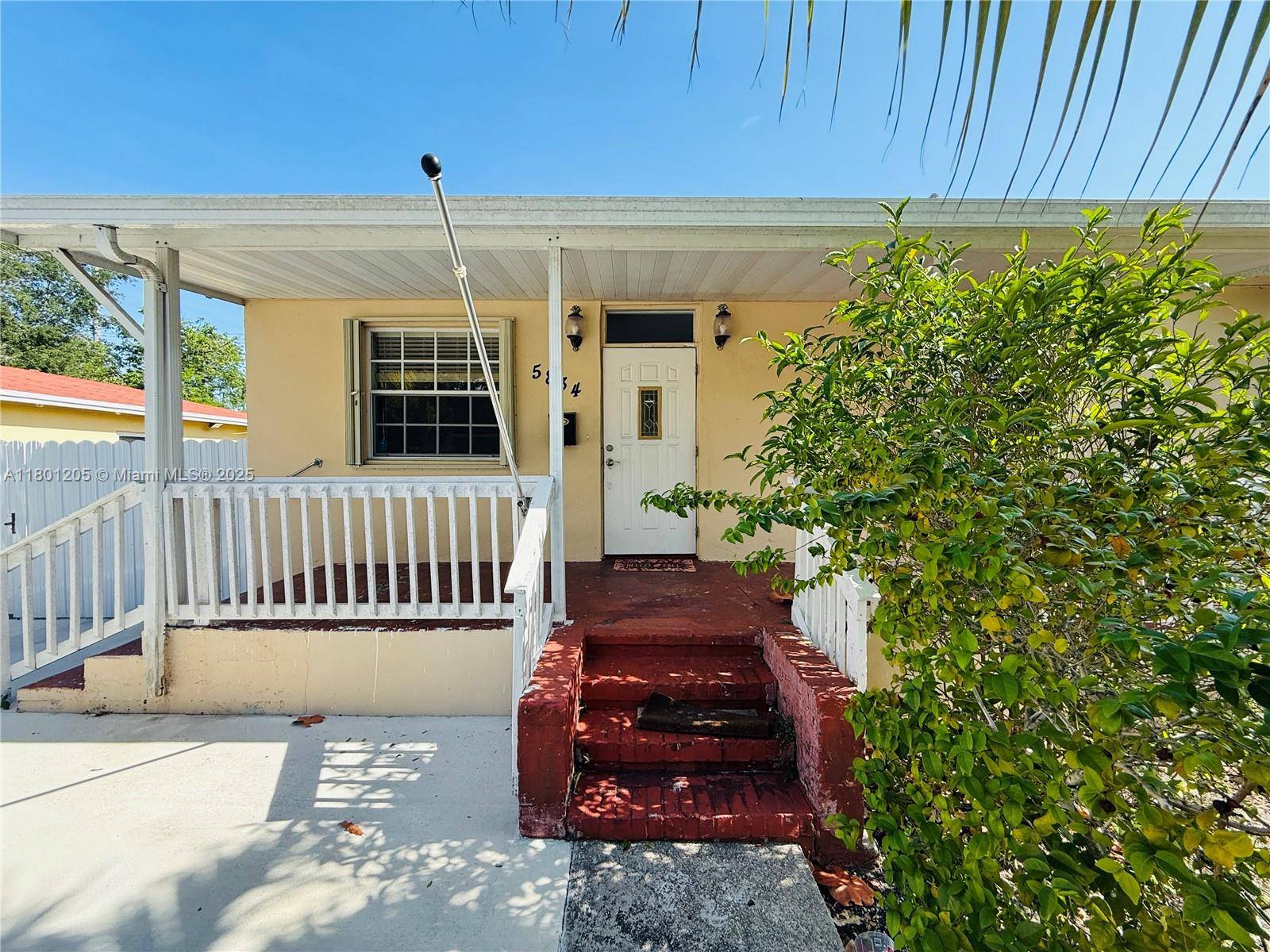 South Miami, FL 33143,5834 SW 66th St
