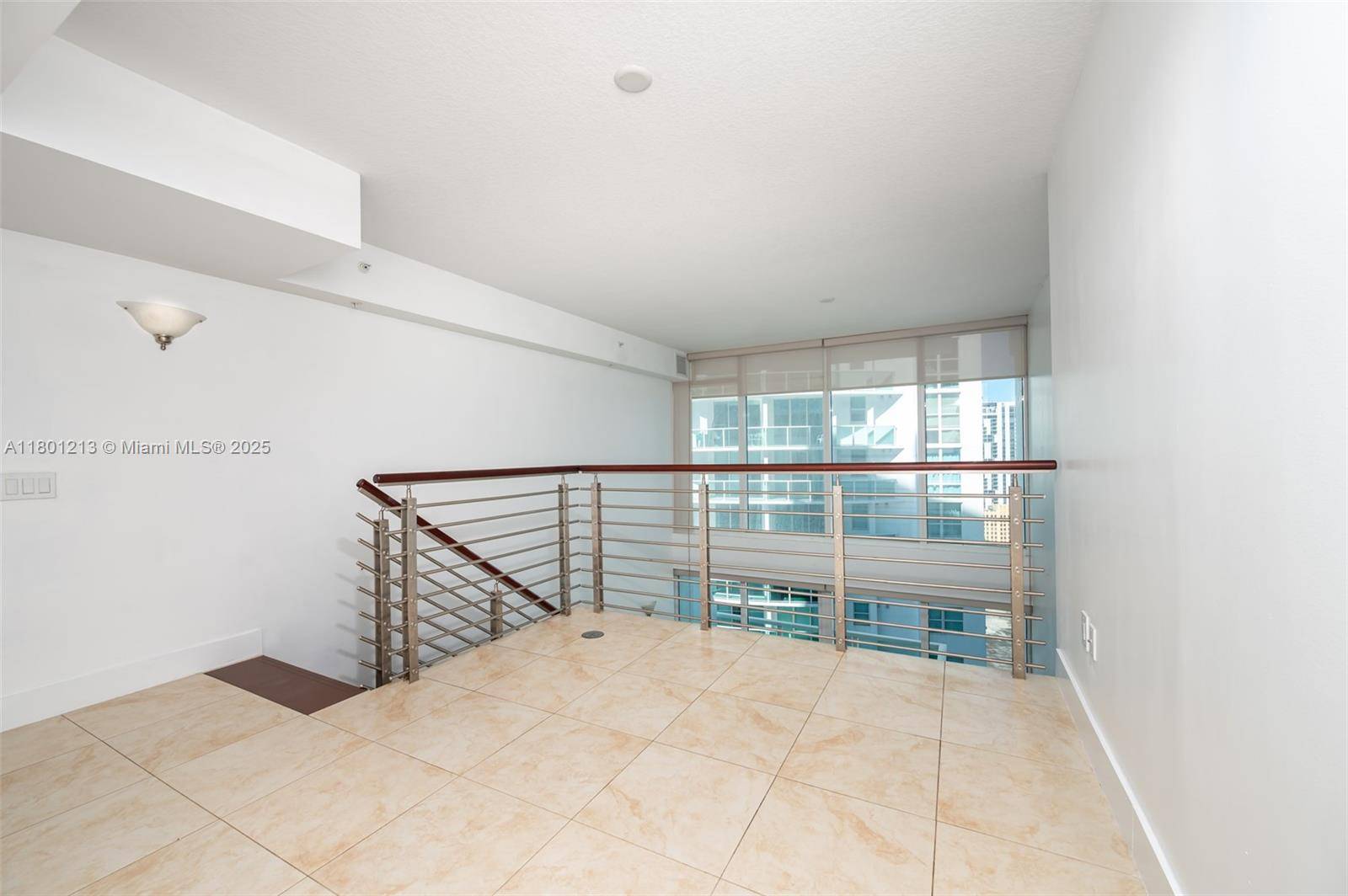 Miami, FL 33131,41 SE 5th St #1815