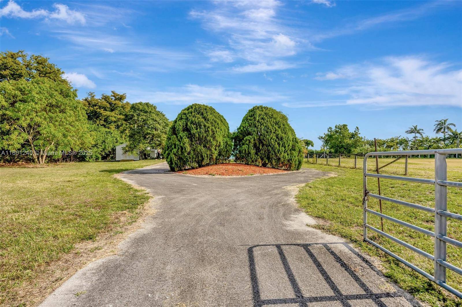 Homestead, FL 33031,20707 SW 240th St