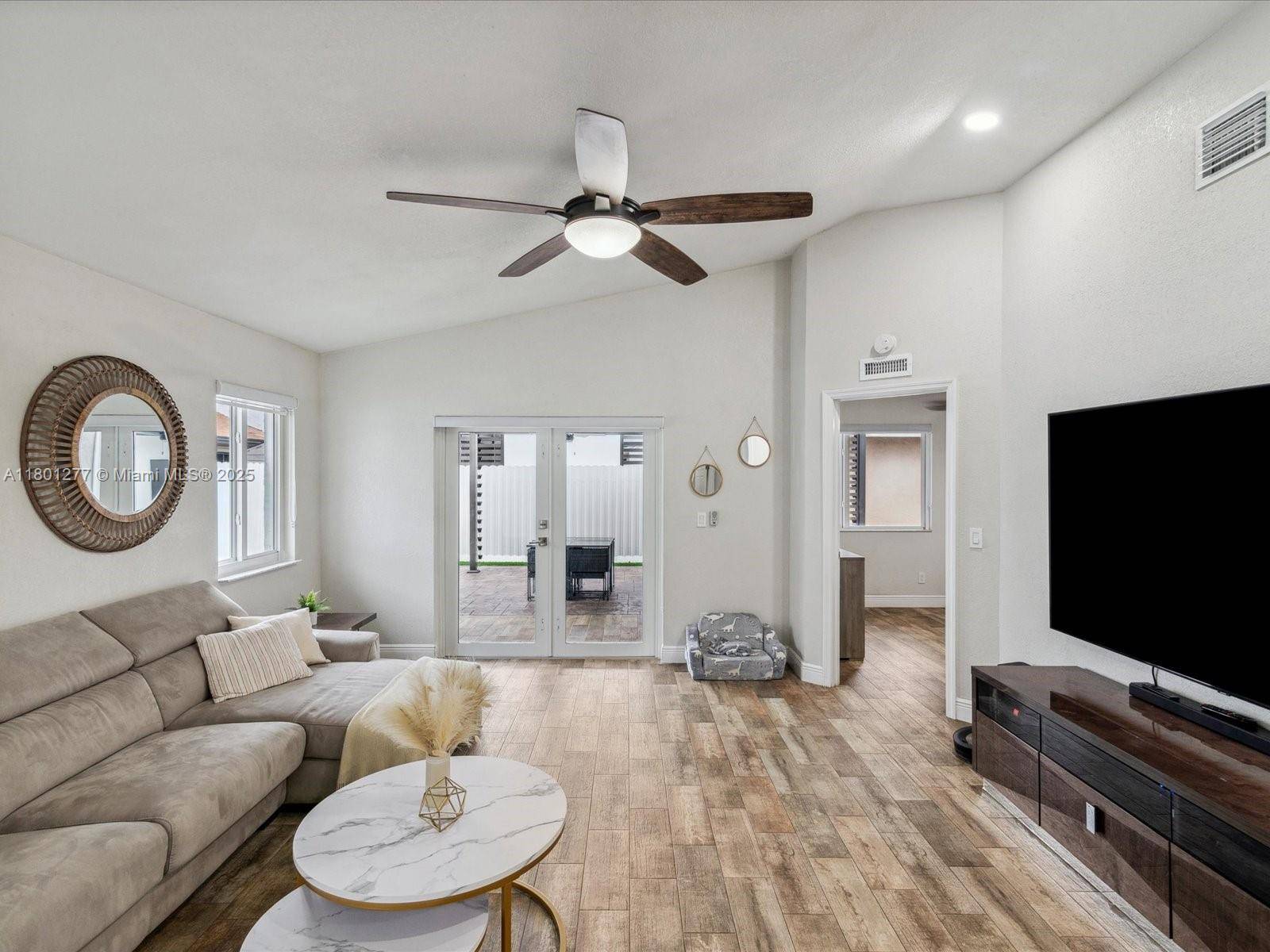 Pembroke Pines, FL 33025,10911 SW 12th St
