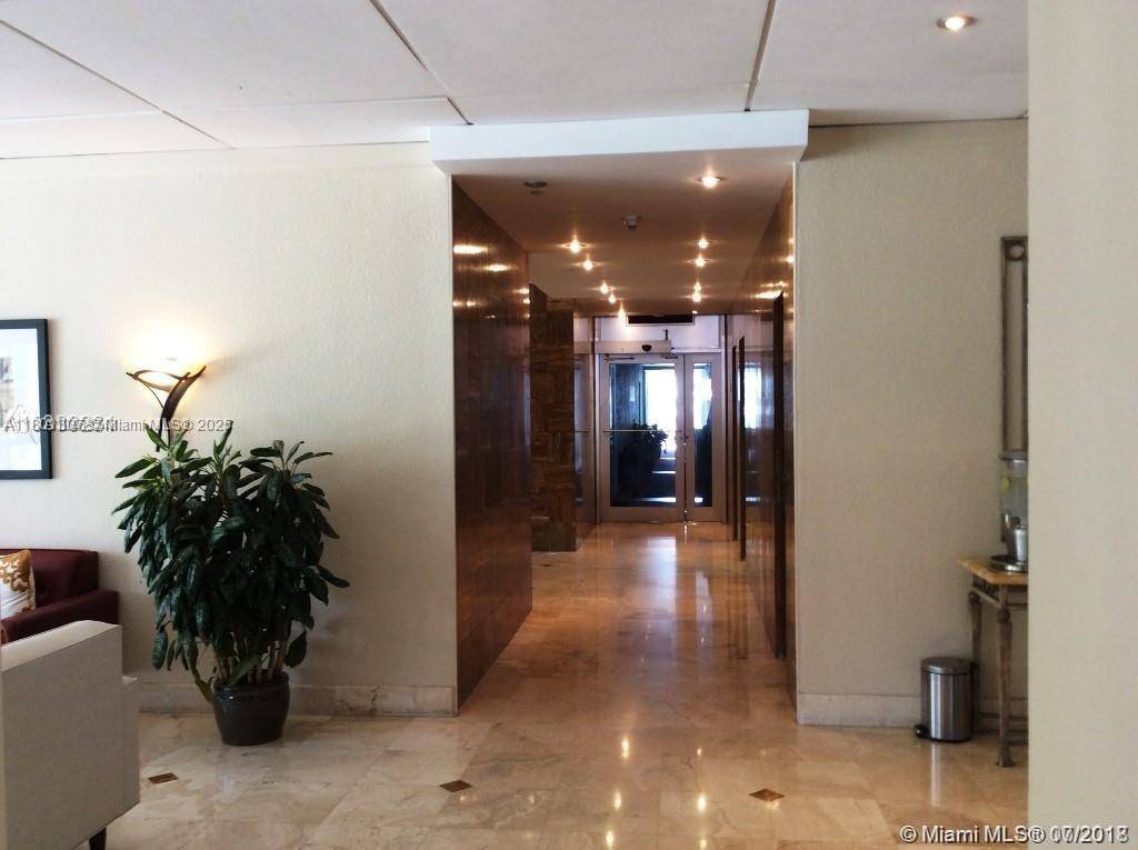 Miami, FL 33129,150 SE 25th Rd #6M