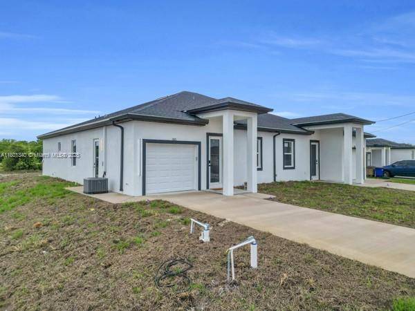 Lehigh Acres, FL 33974,428/430 Petite Ave
