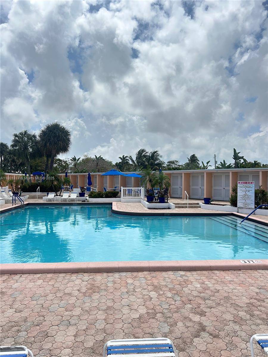 Fort Lauderdale, FL 33308,2201 NE 66th St #1301