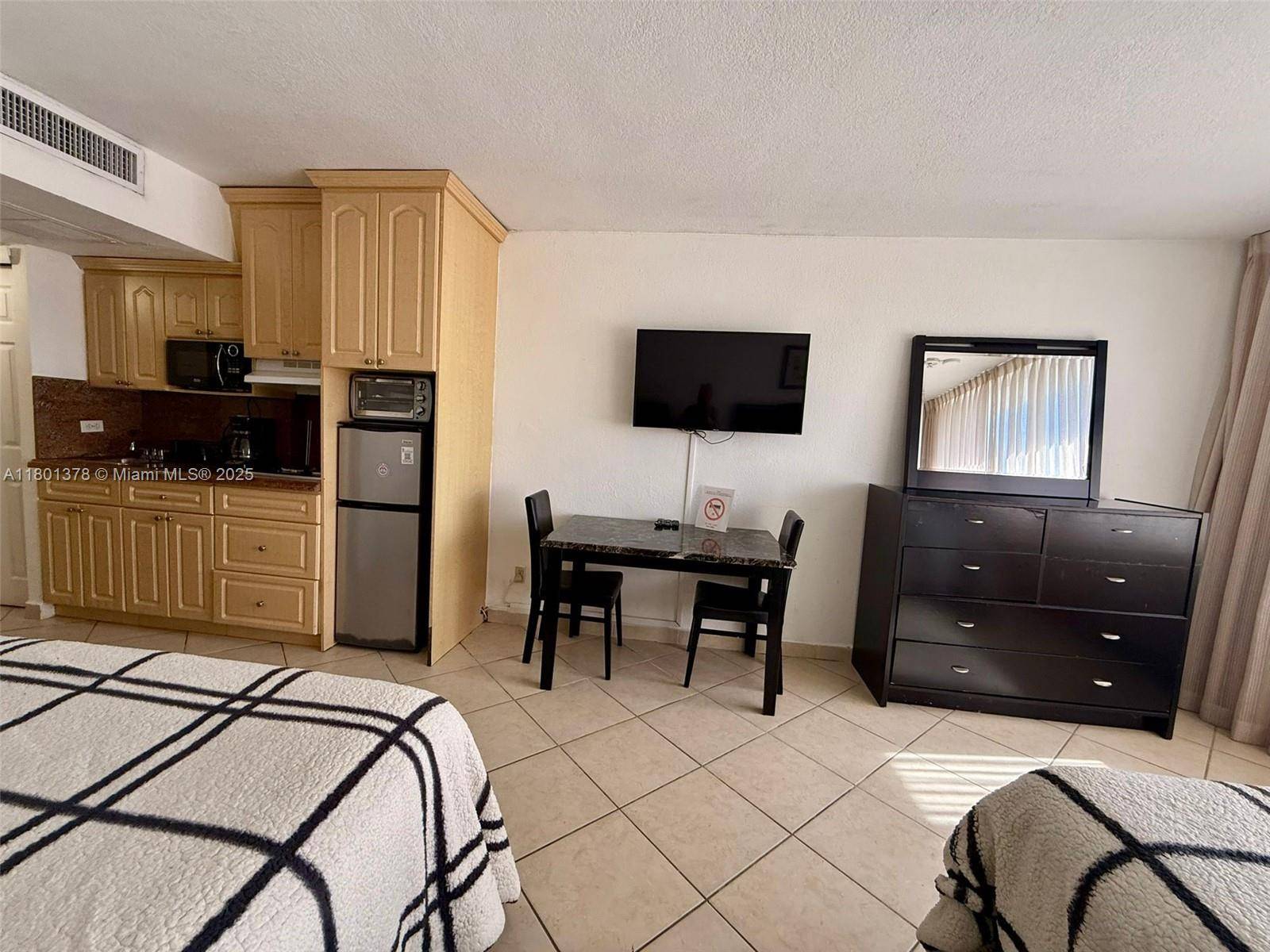 Sunny Isles Beach, FL 33160,19201 Collins Ave #241