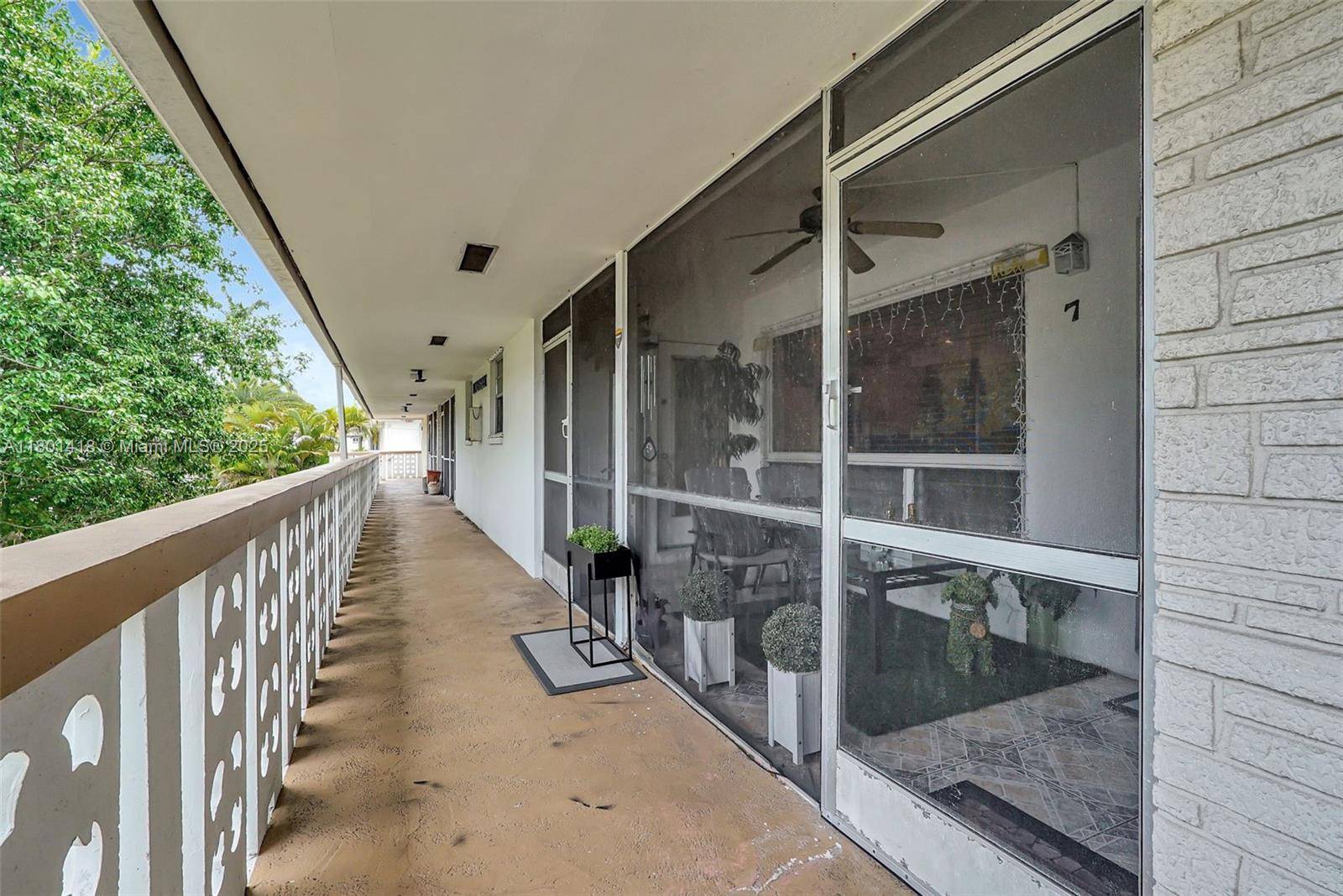 Hollywood, FL 33021,532 S Luna Ct #7