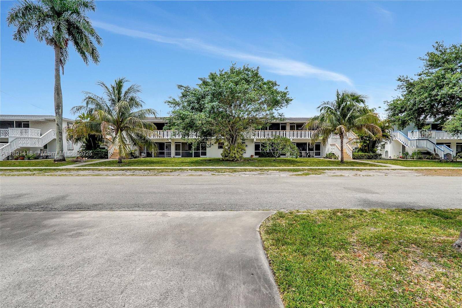 Hollywood, FL 33021,532 S Luna Ct #7