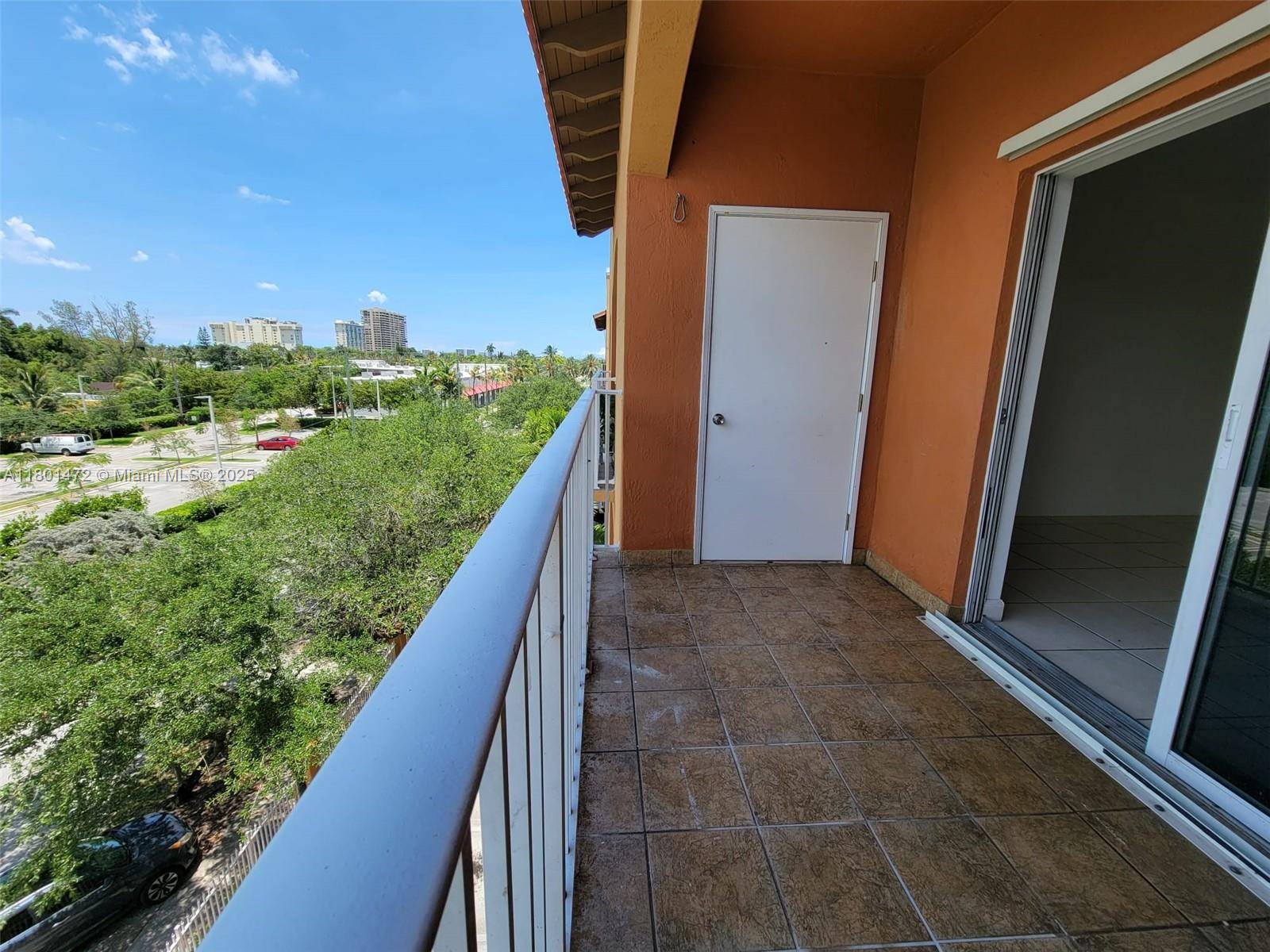 Miami, FL 33161,1300 NE 109th St #405