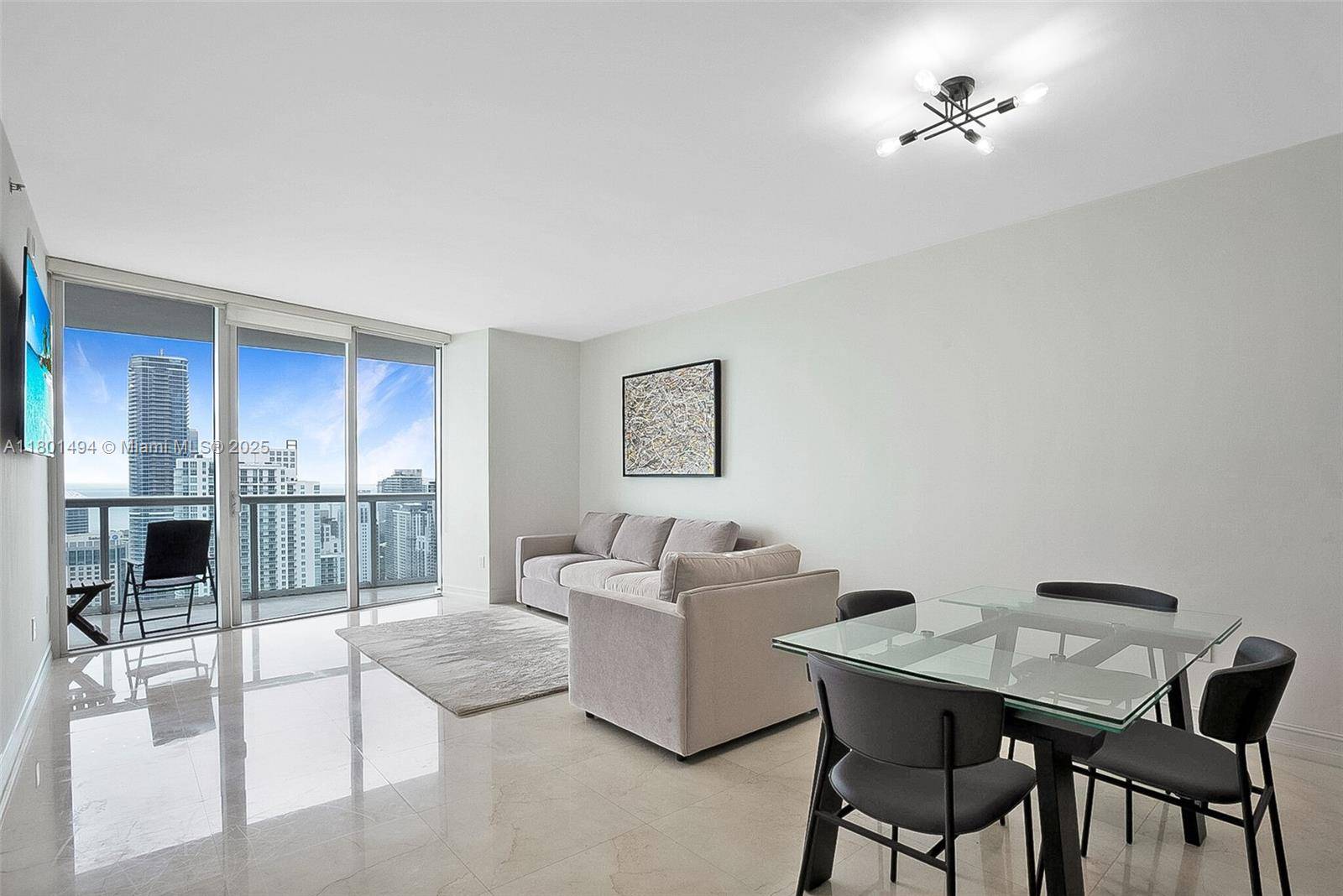 Miami, FL 33131,495 Brickell Ave #5509