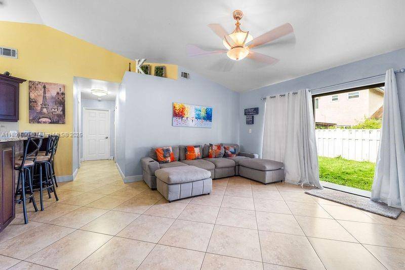 Davie, FL 33325,550 Auburn Way