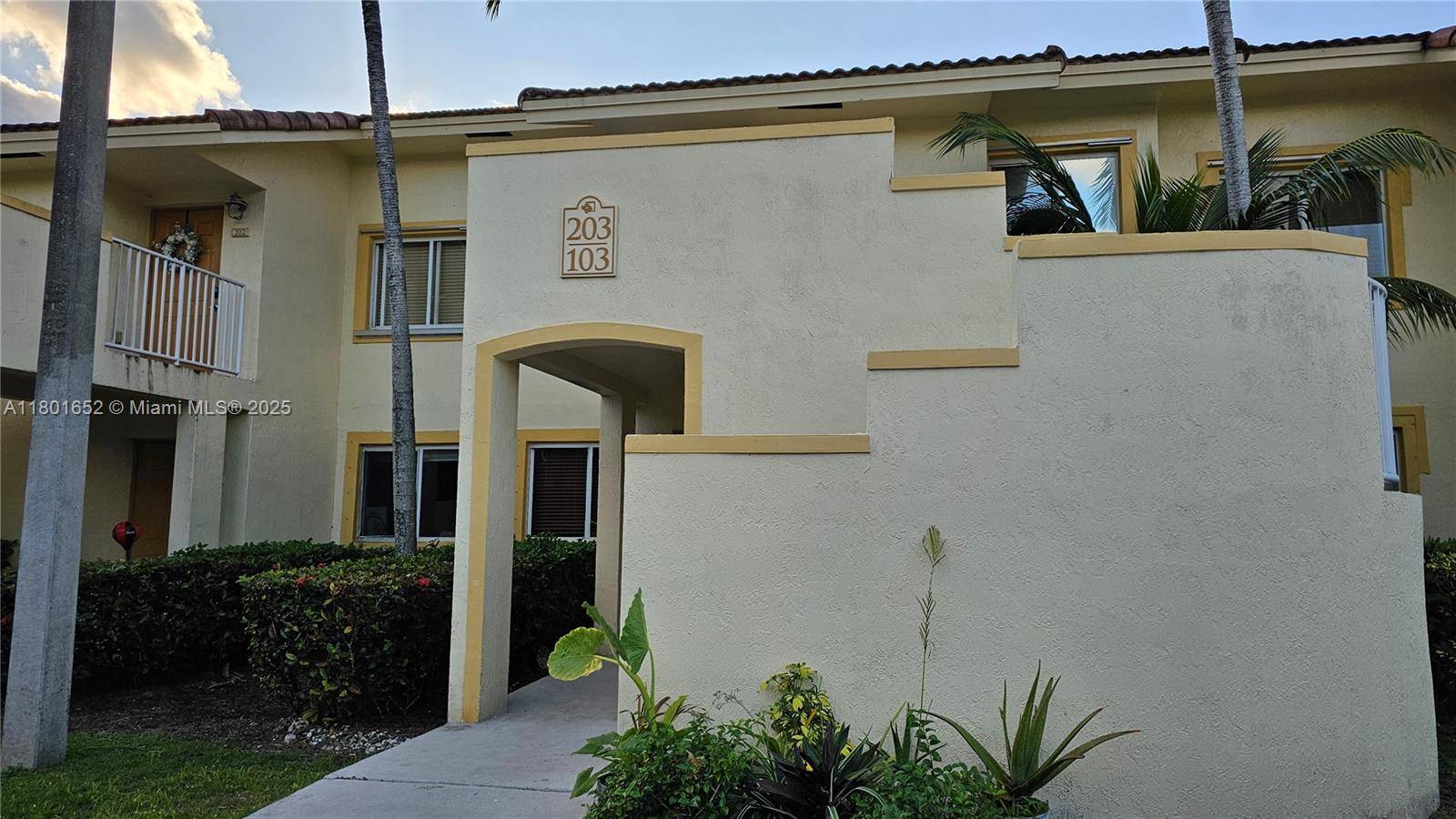 Davie, FL 33314,4785 SW 62nd Ave #203