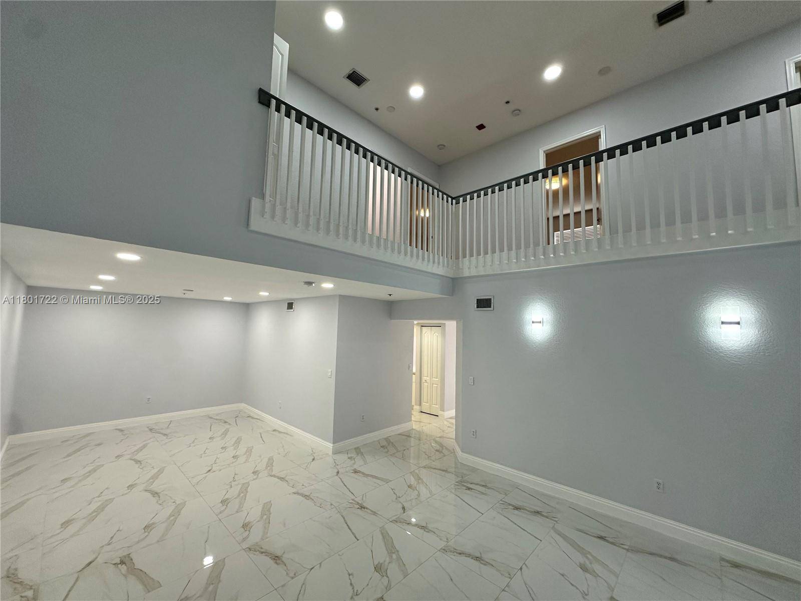 Hialeah, FL 33015,17425 NW 75th Pl #208