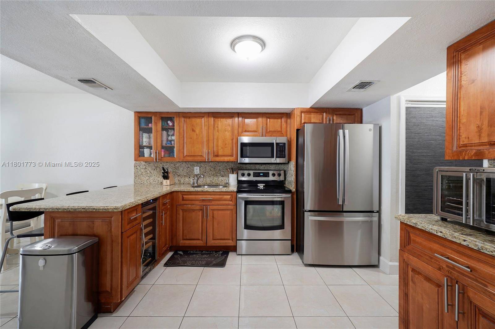 Hialeah, FL 33012,857 W 37th St