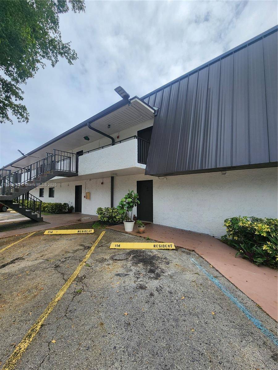 Cutler Bay, FL 33157,19600 SW 110th Ct #214