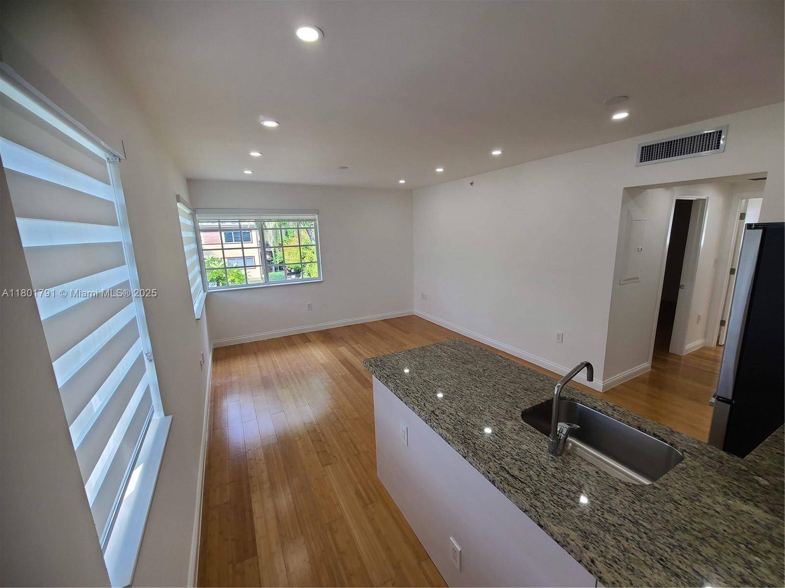 Miami Beach, FL 33139,825 Michigan Ave #3