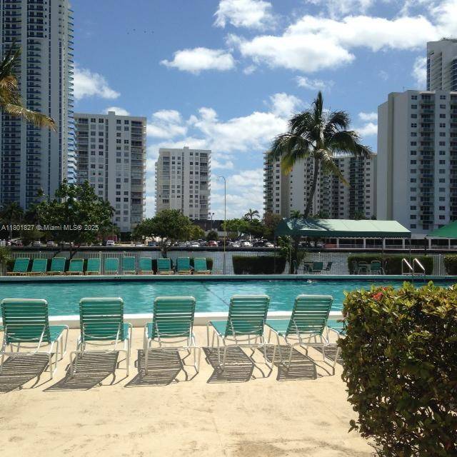 Hallandale Beach, FL 33009,1000 Parkview Dr #605