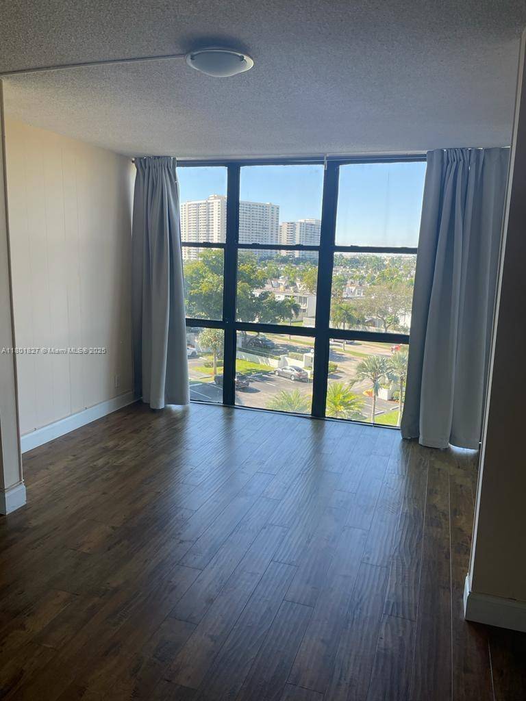 Hallandale Beach, FL 33009,1000 Parkview Dr #605