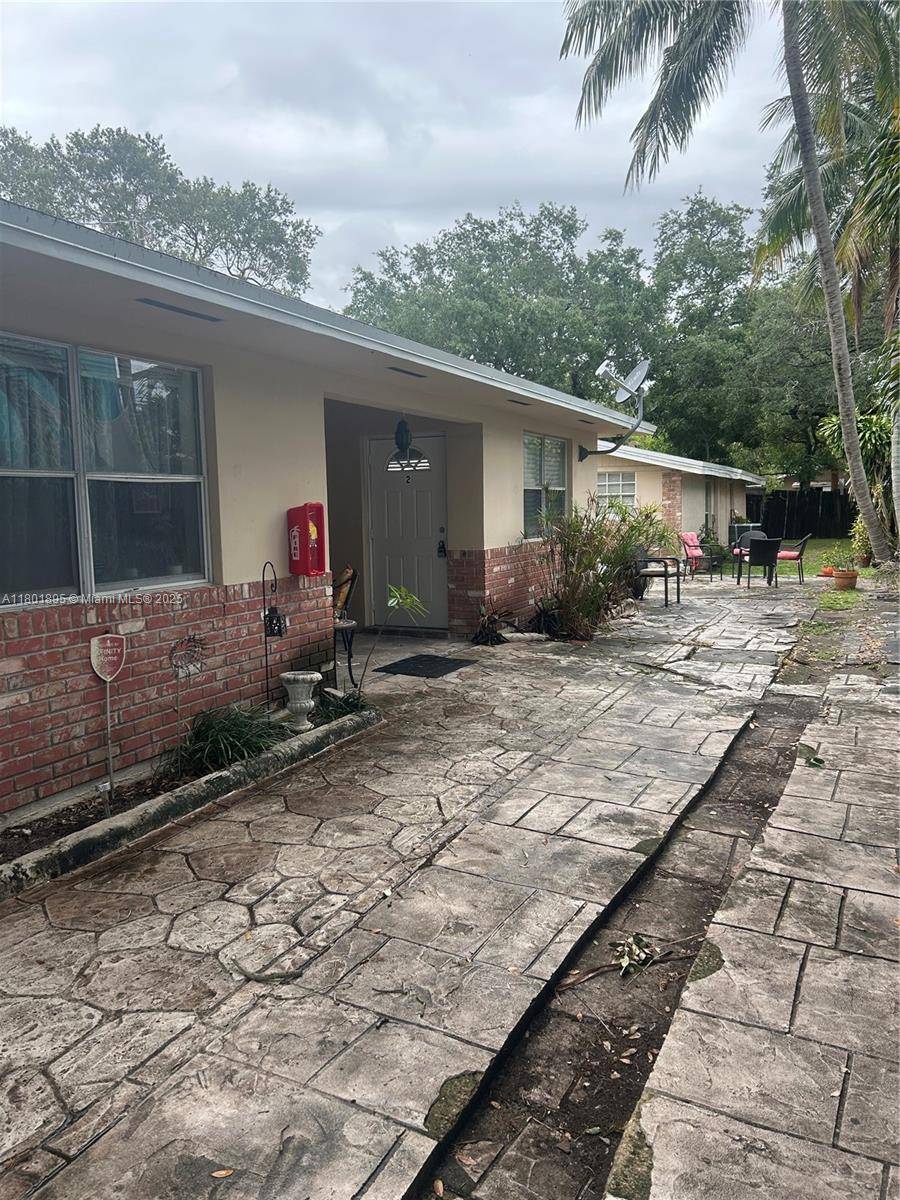 Fort Lauderdale, FL 33312,1111 SW 2  court #2
