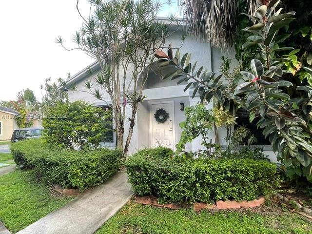 Miami, FL 33193,6466 SW 152 circle place #6466