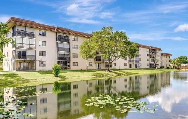 Tamarac, FL 33319,4940 E Sabal Palm Blvd #312