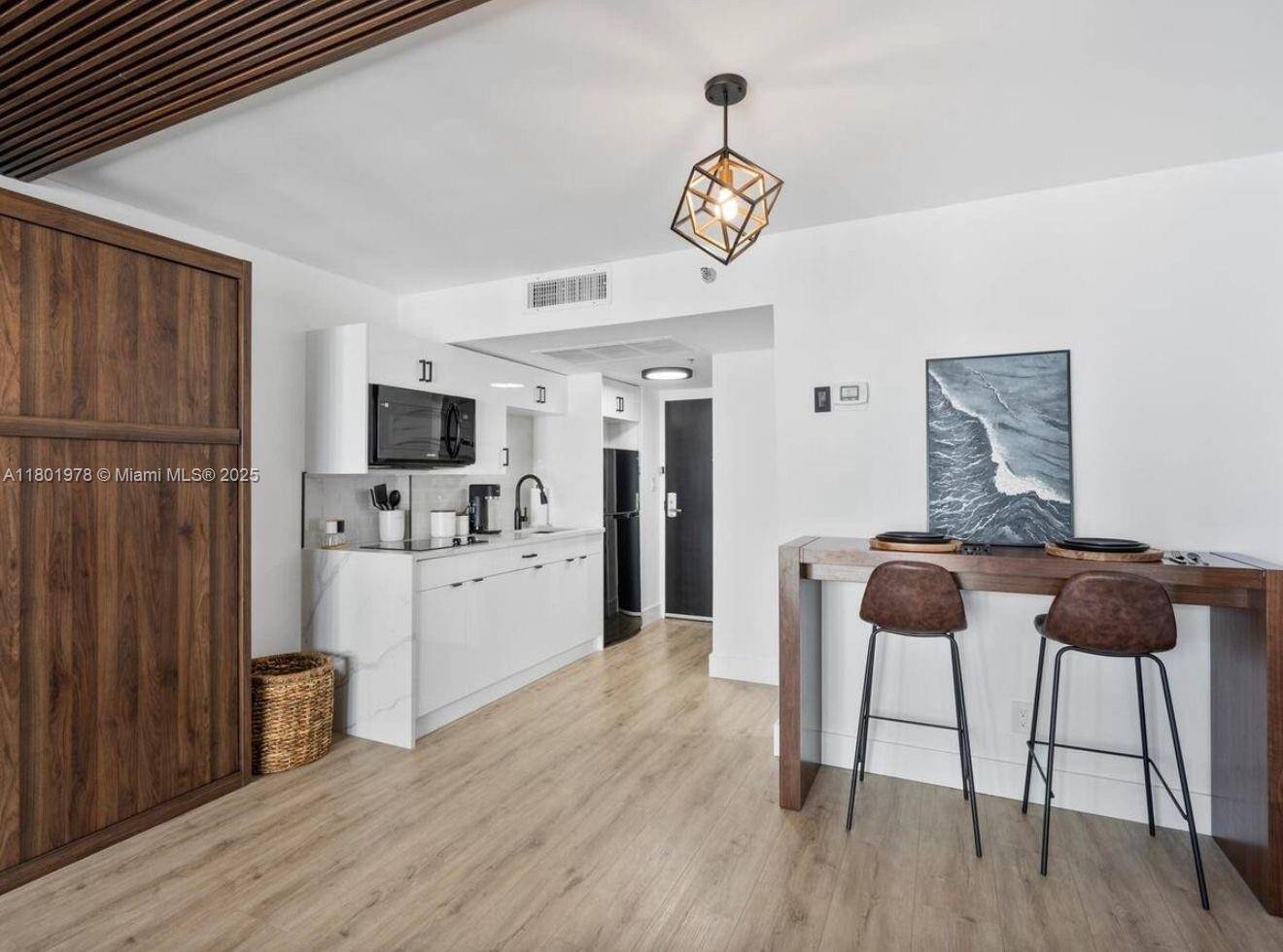 Sunny Isles Beach, FL 33160,19201 Collins Ave #1121