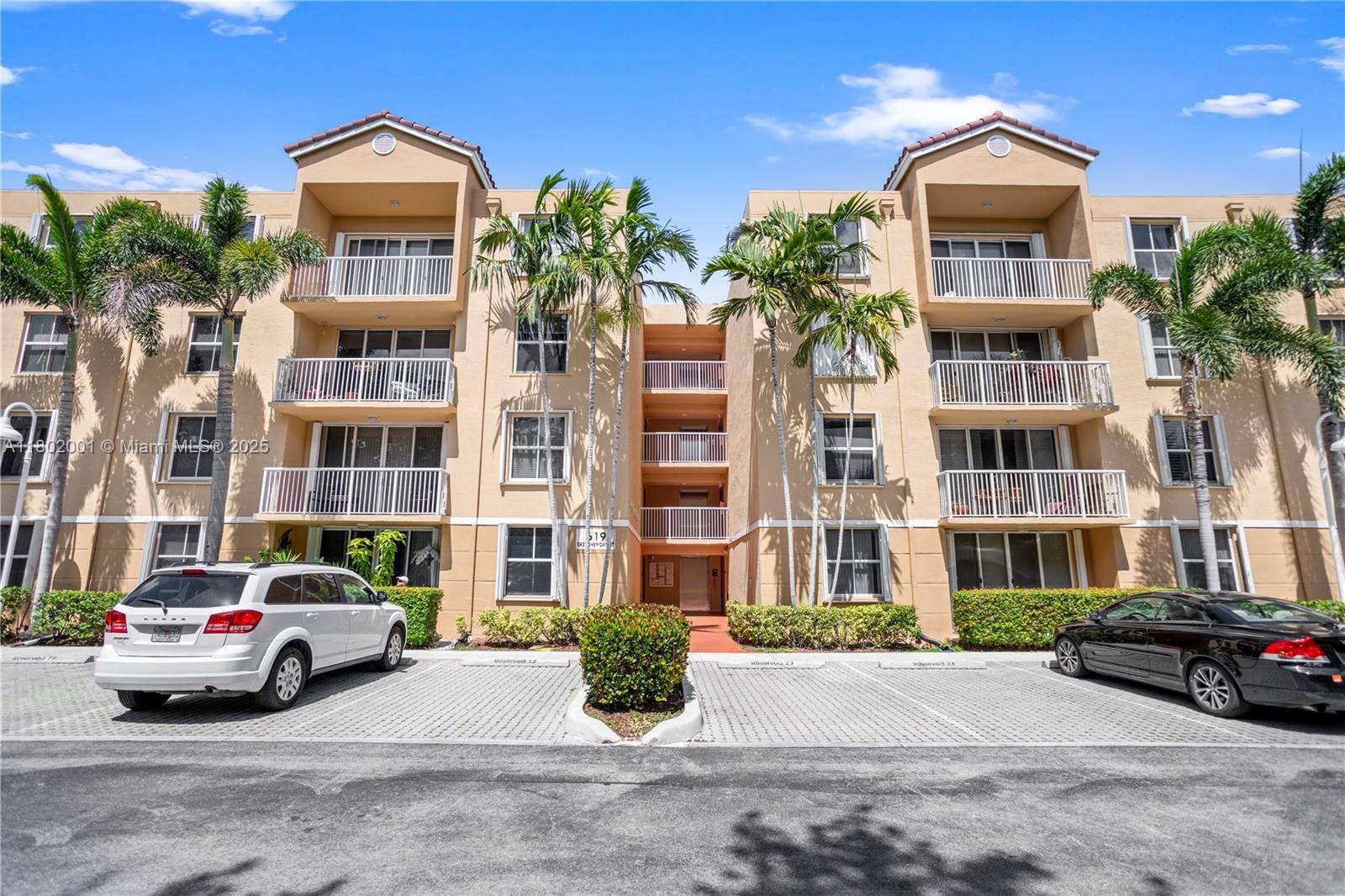 Dania Beach, FL 33004,619 E Sheridan St #303