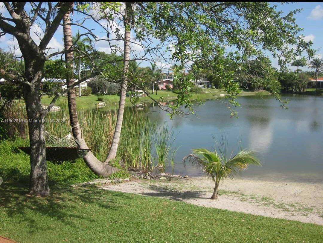 Miami, FL 33155,6445 SW 52nd St