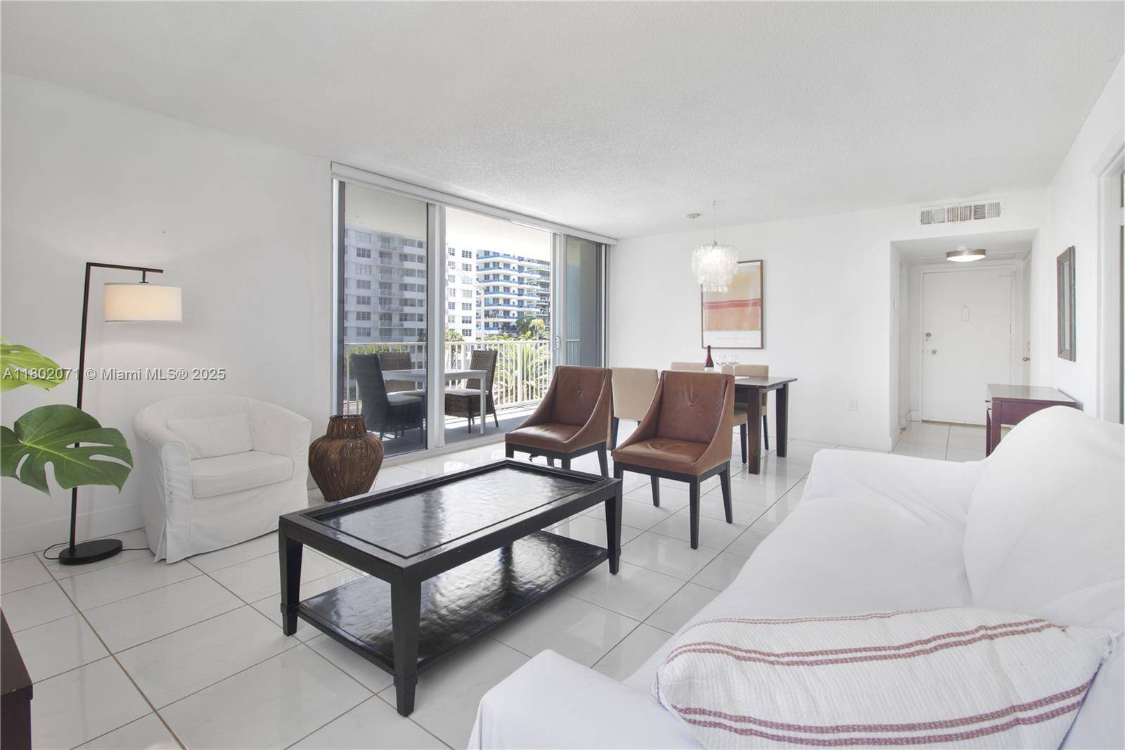 Miami Beach, FL 33140,5838 Collins Ave #2H