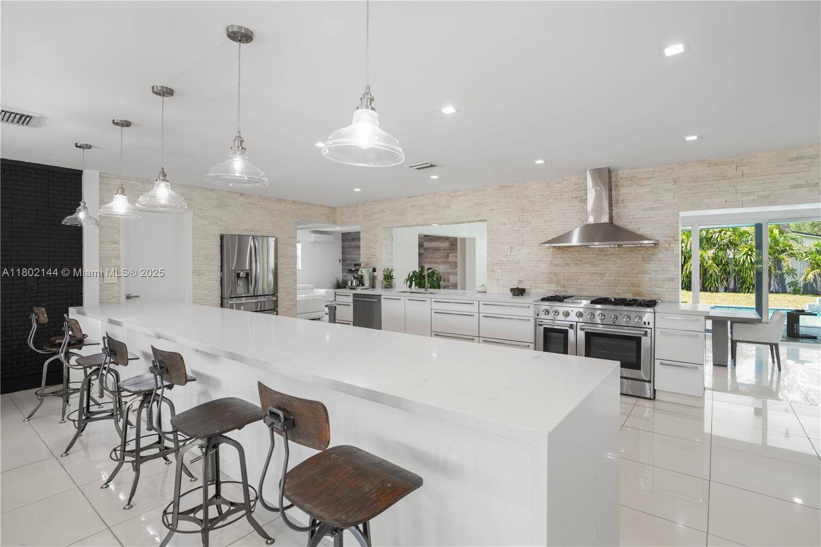 Plantation, FL 33317,5501 SW 8th St