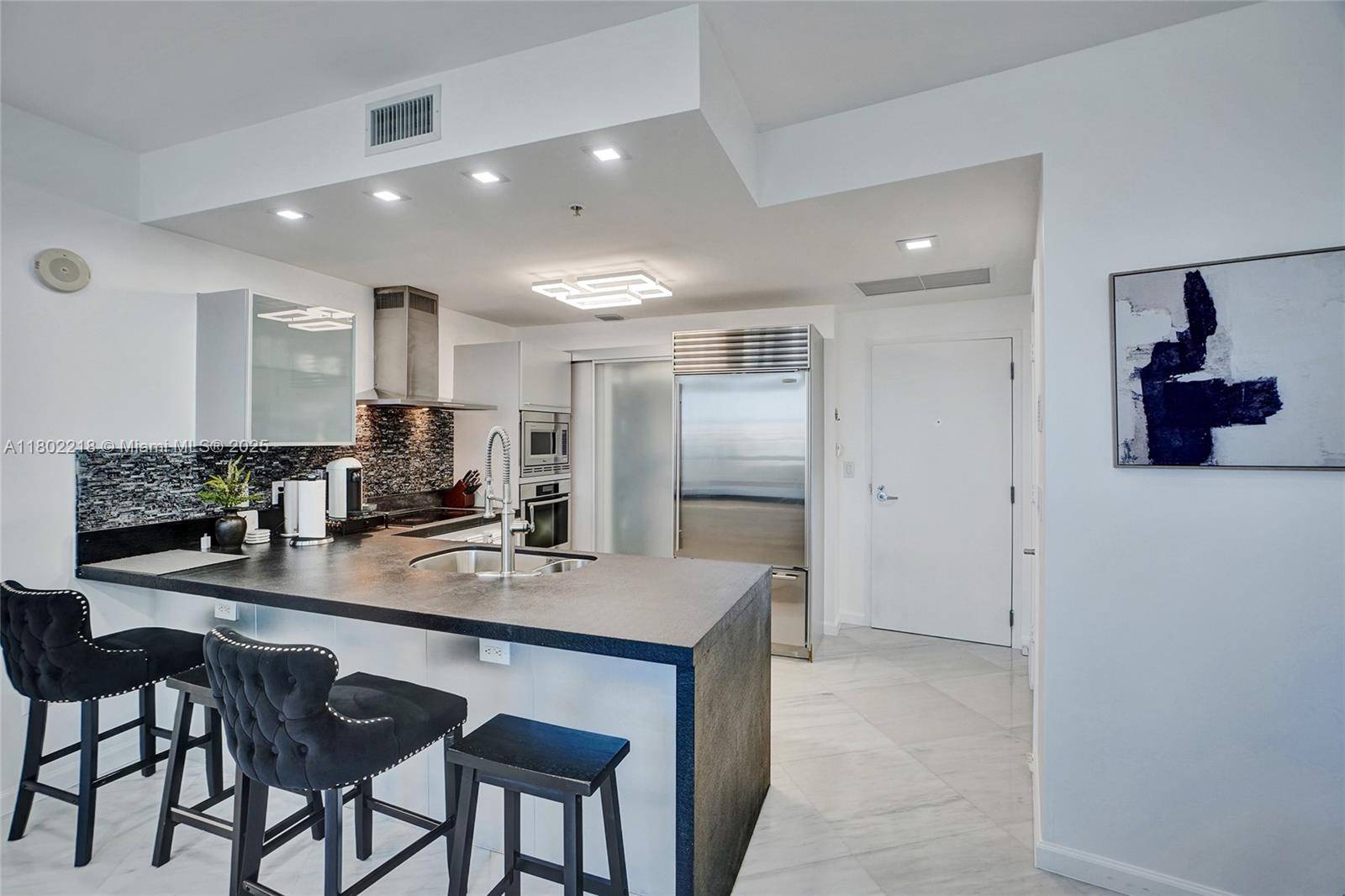 Sunny Isles Beach, FL 33160,18201 Collins Ave #808