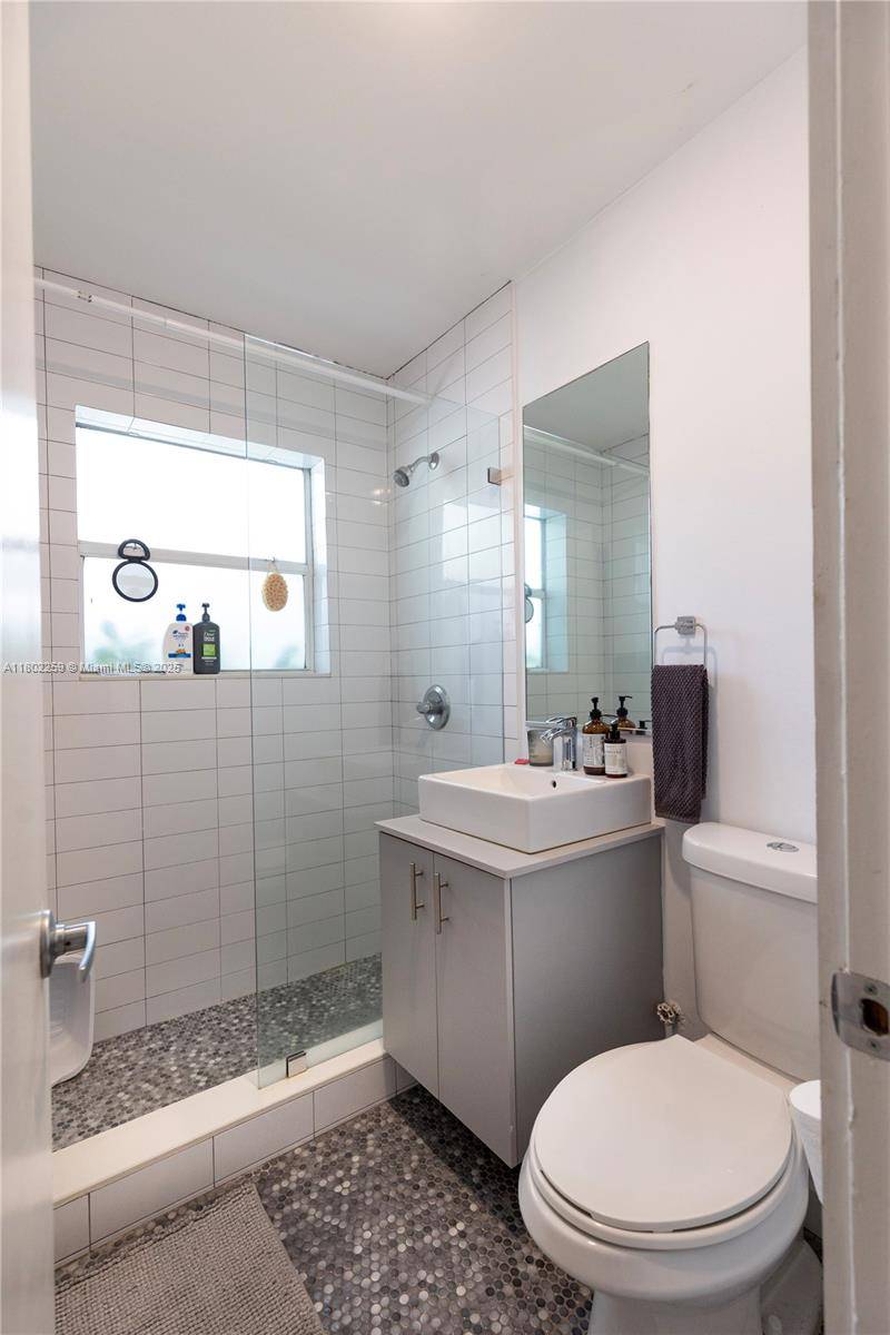 Miami, FL 33129,2825 SW 3rd Ave #1