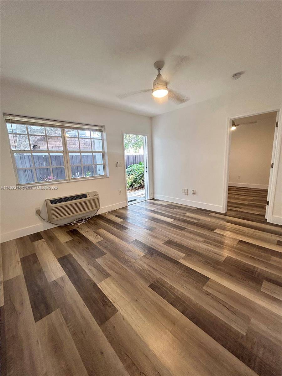 Miami, FL 33138,571 NE 67th St #4