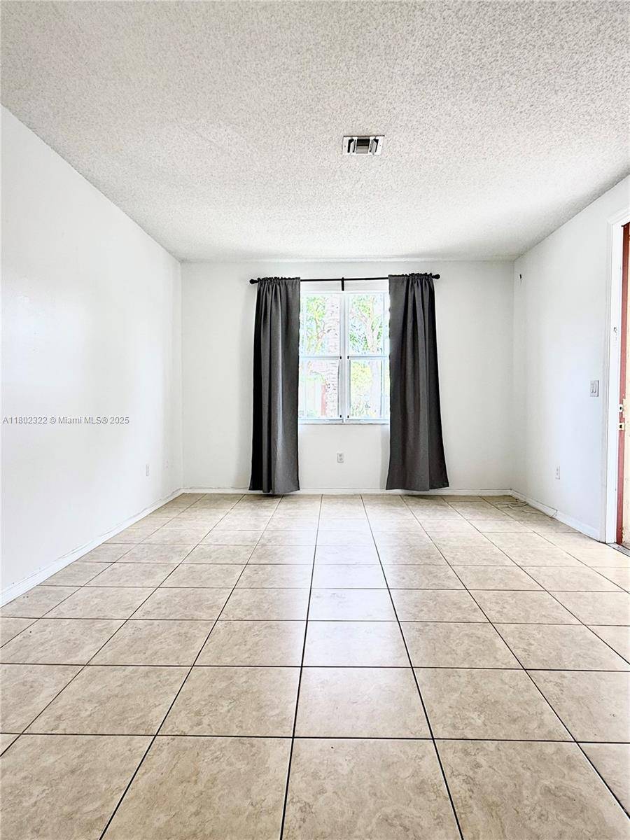 Homestead, FL 33033,947 NE 42nd Ter #947