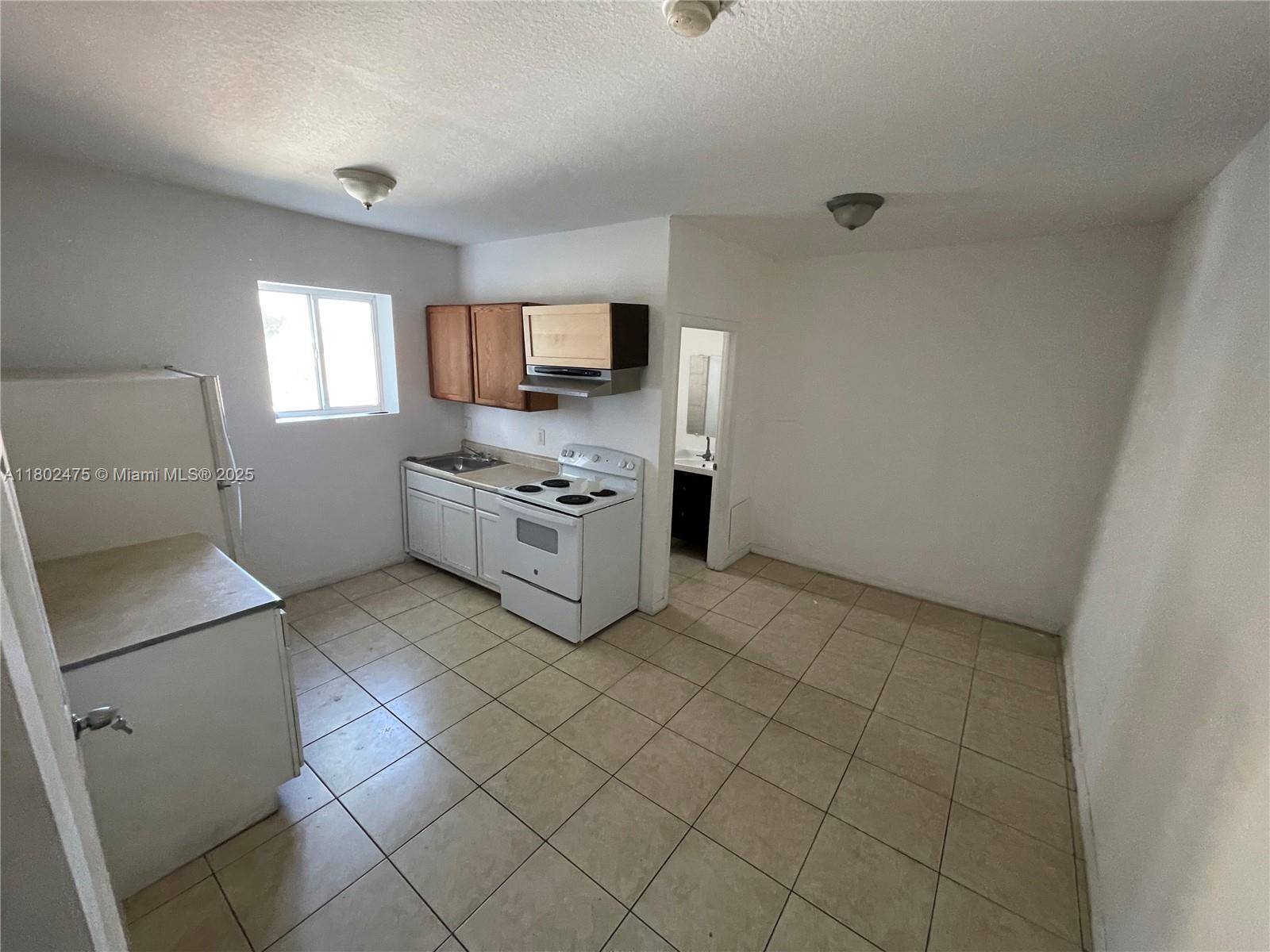 Miami, FL 33128,1021 NW 3rd St #204