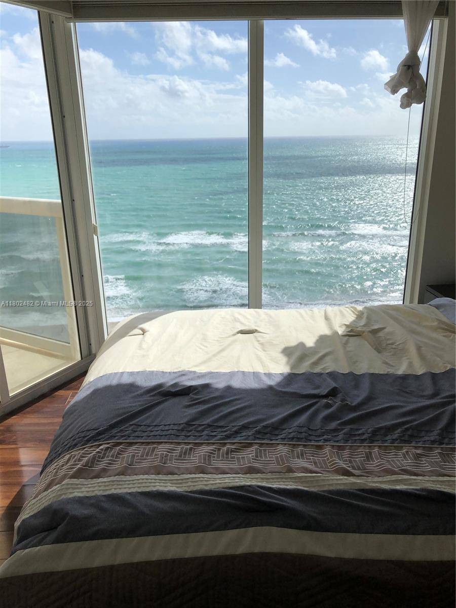 Sunny Isles Beach, FL 33160,17555 Collins Ave #1802