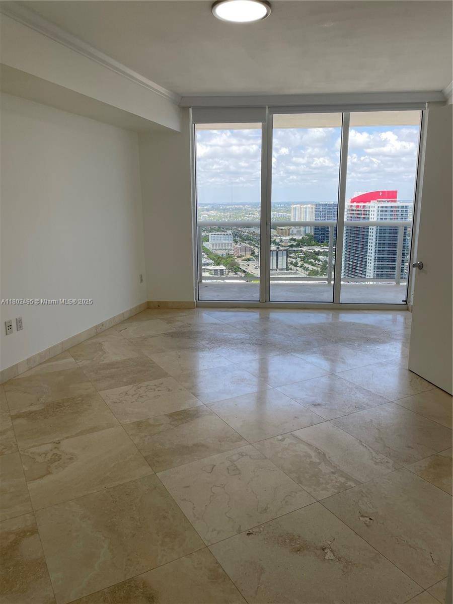 Hallandale Beach, FL 33009,1850 S Ocean Dr #3506